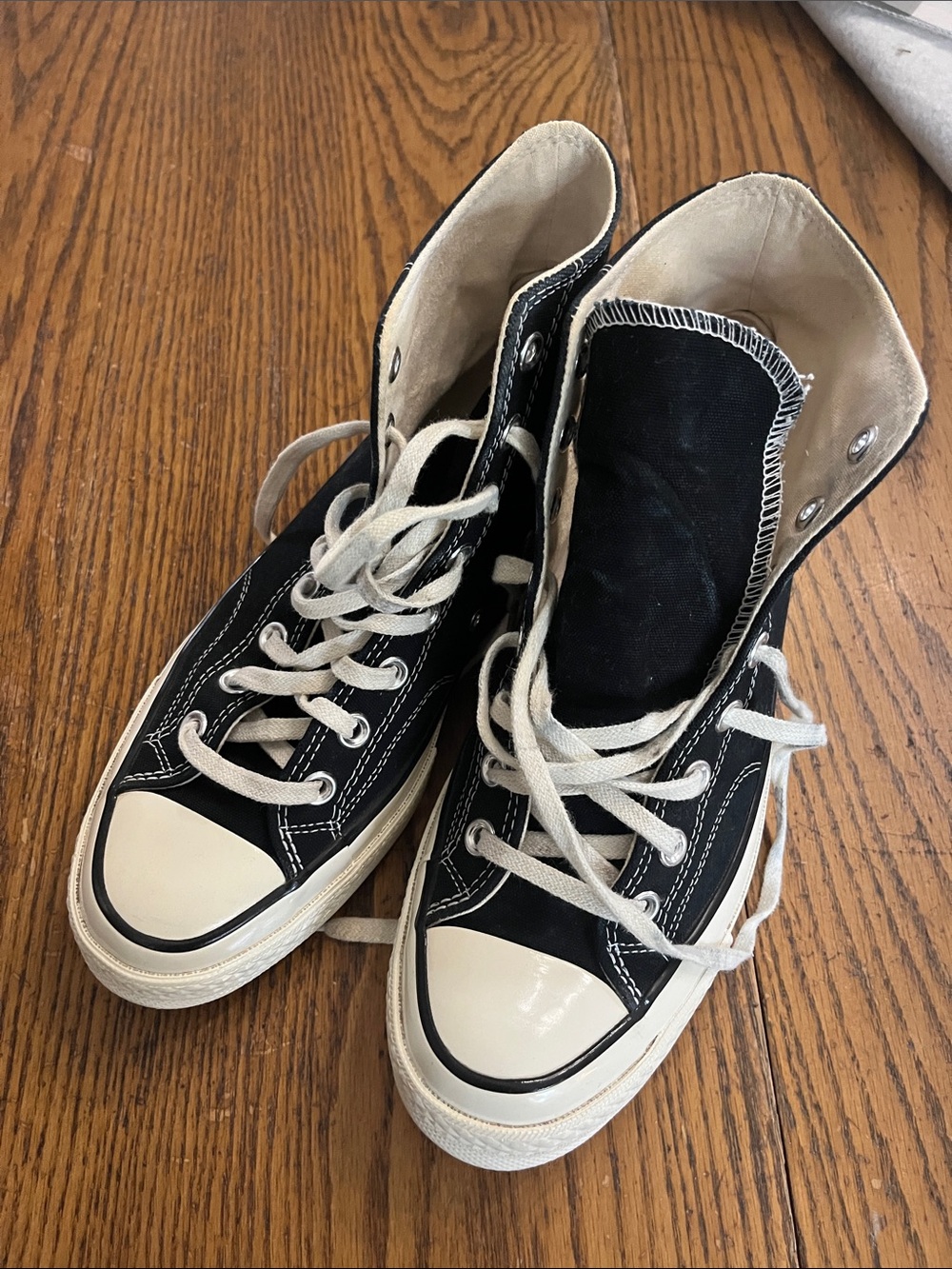 Converse chuck Taylor High-Top Canvas Sneakers in Black and White